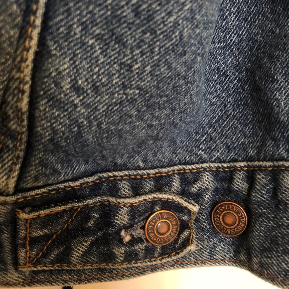 Genuine Levi’s Denim Jean Jacket w/ Buttons Rivets - Picture 5 of 8
